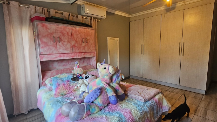 4 Bedroom Property for Sale in Kuruman Northern Cape